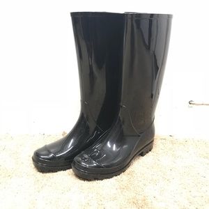 Black rain boots